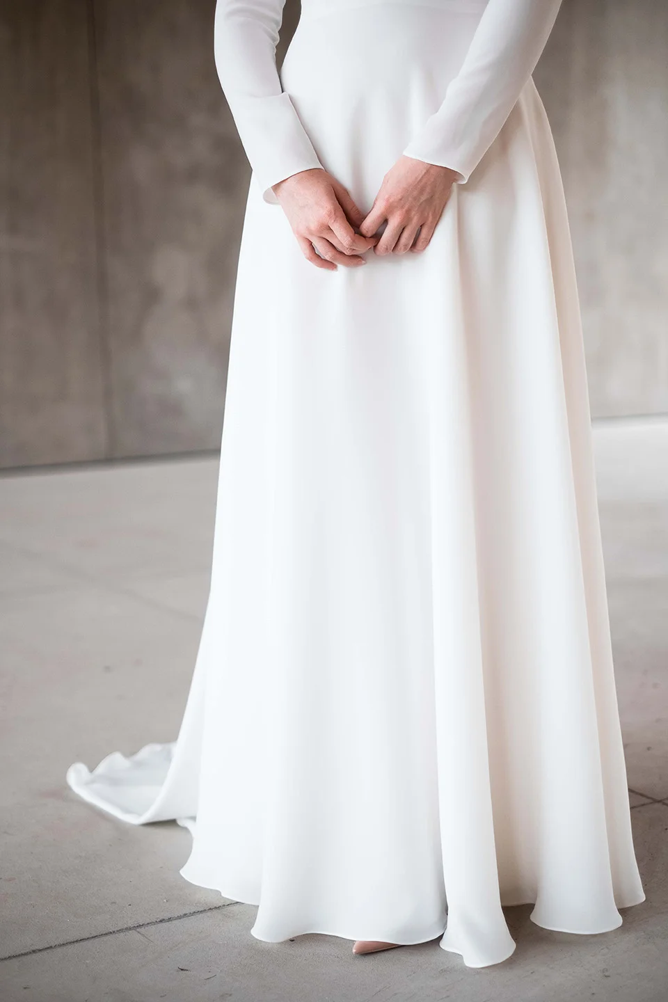 rebecca_schoneveld_morgan_gown_clean_modern_v_neck_long_sleeved_3.jpg