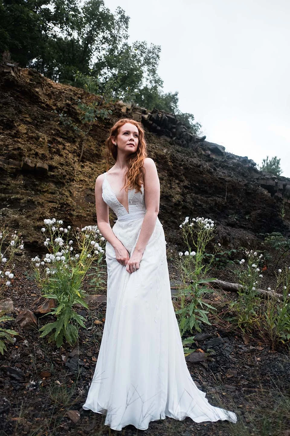 rebecca_schoneveld_kai_gown_boho_romantic_v_neck_3d_embroidery_4.jpg