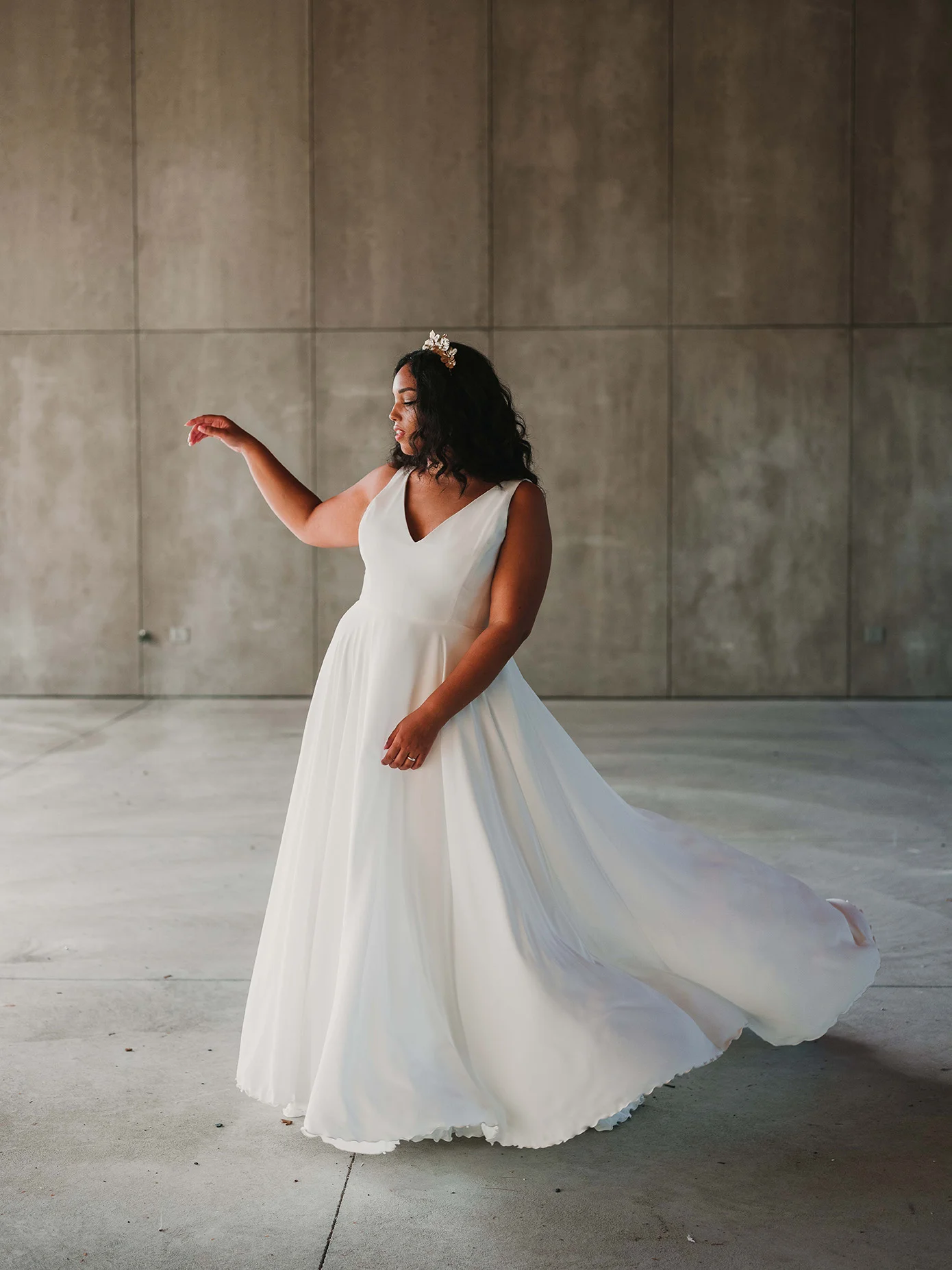WSPCo-Gather-Greene-Rebecca-Schoneveld-Bridal-165_plus-size_bridal_gowns_boho_beach_wedding.jpg