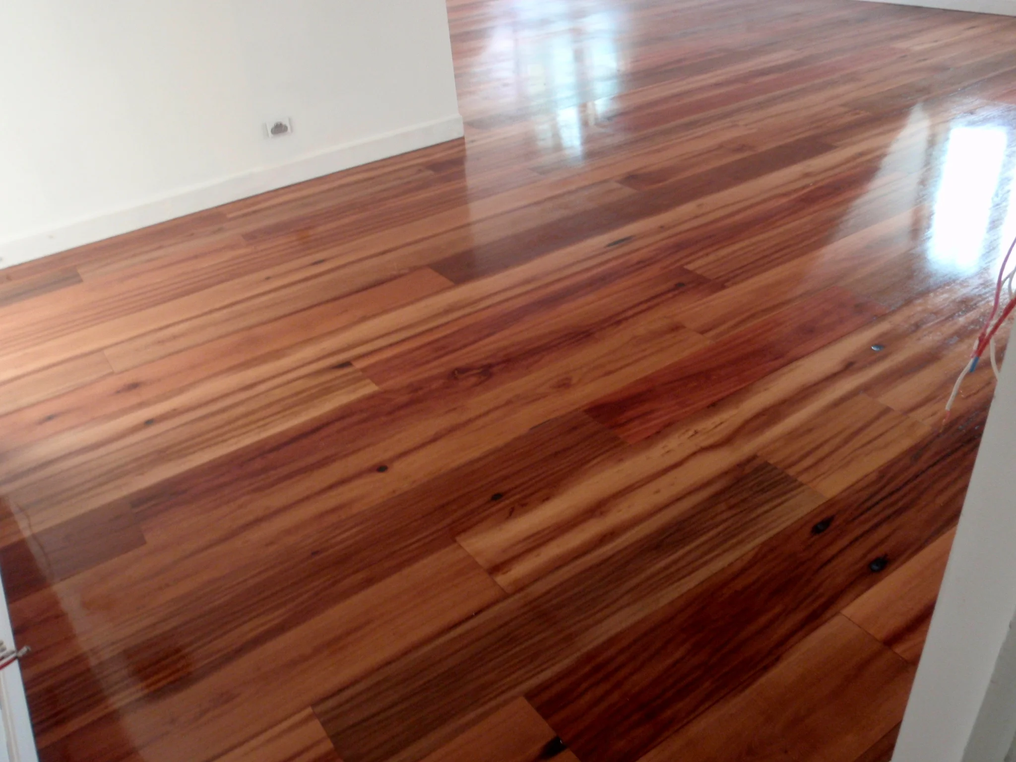 Select Timber Flooring provides quality timber floors to Central Coast. Installations, sanding, finishing, polishing. Servicing Green Point, Terrigal, Avoca, Wamberal, Gosford, Erina