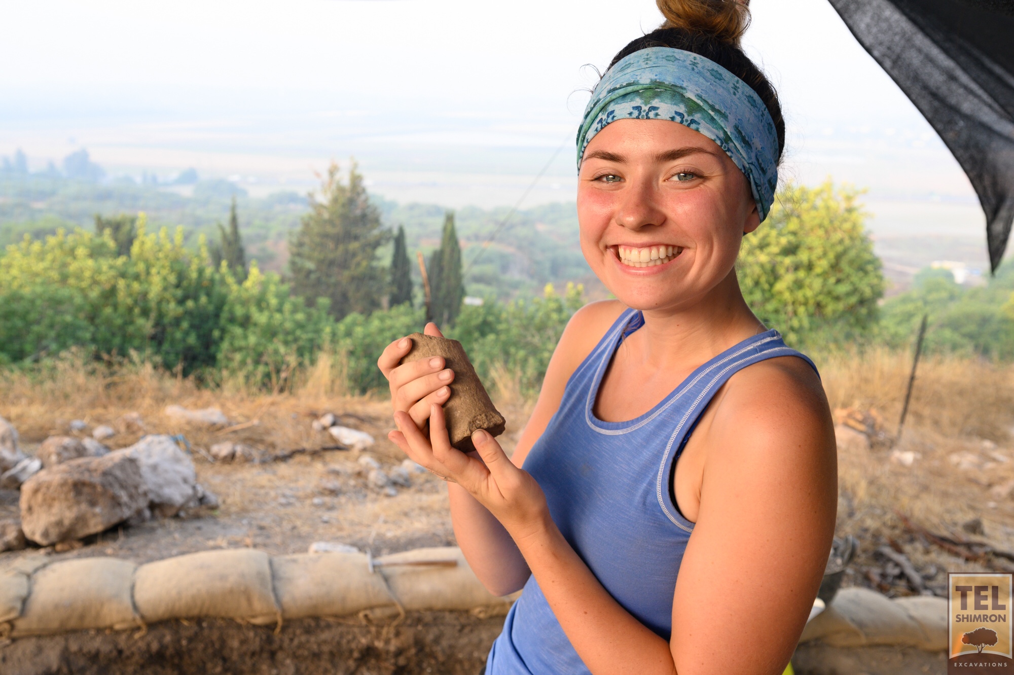 A fragment of a chalice found in Grid 33