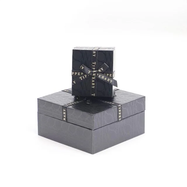 Bow_Two_Boxes__12371.jpg