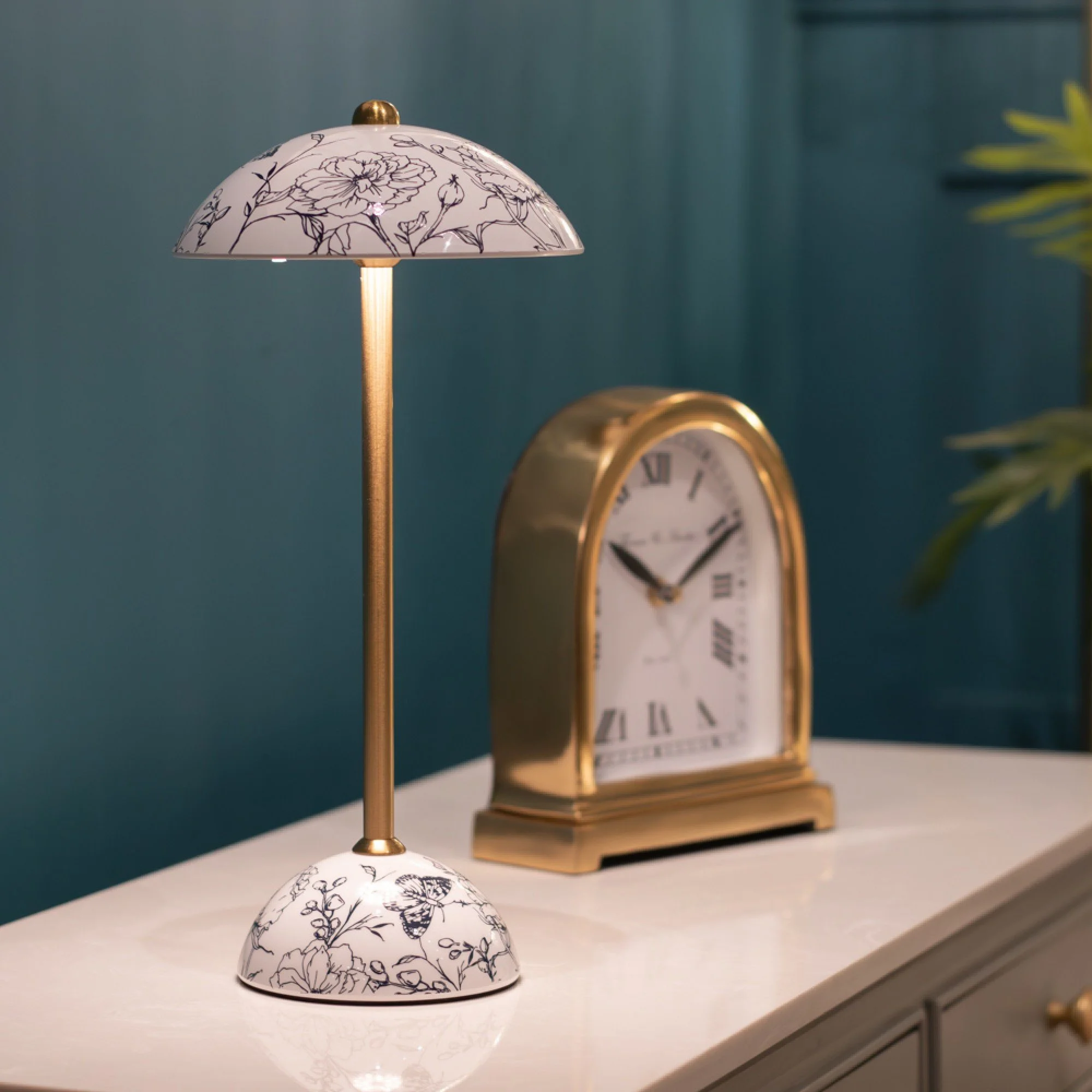 Apollo usb rechargeable lamp floral white