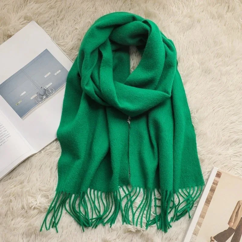 GREEN WOOLEN SCARF