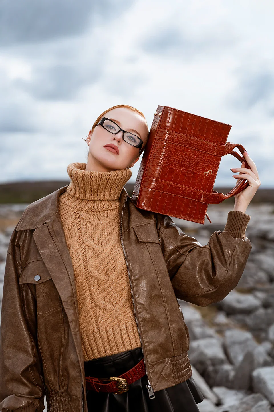 GTX168_MEDIUM_TOTE_BAG-TAN-CROC_DETAIL_1.0_2000x.webp