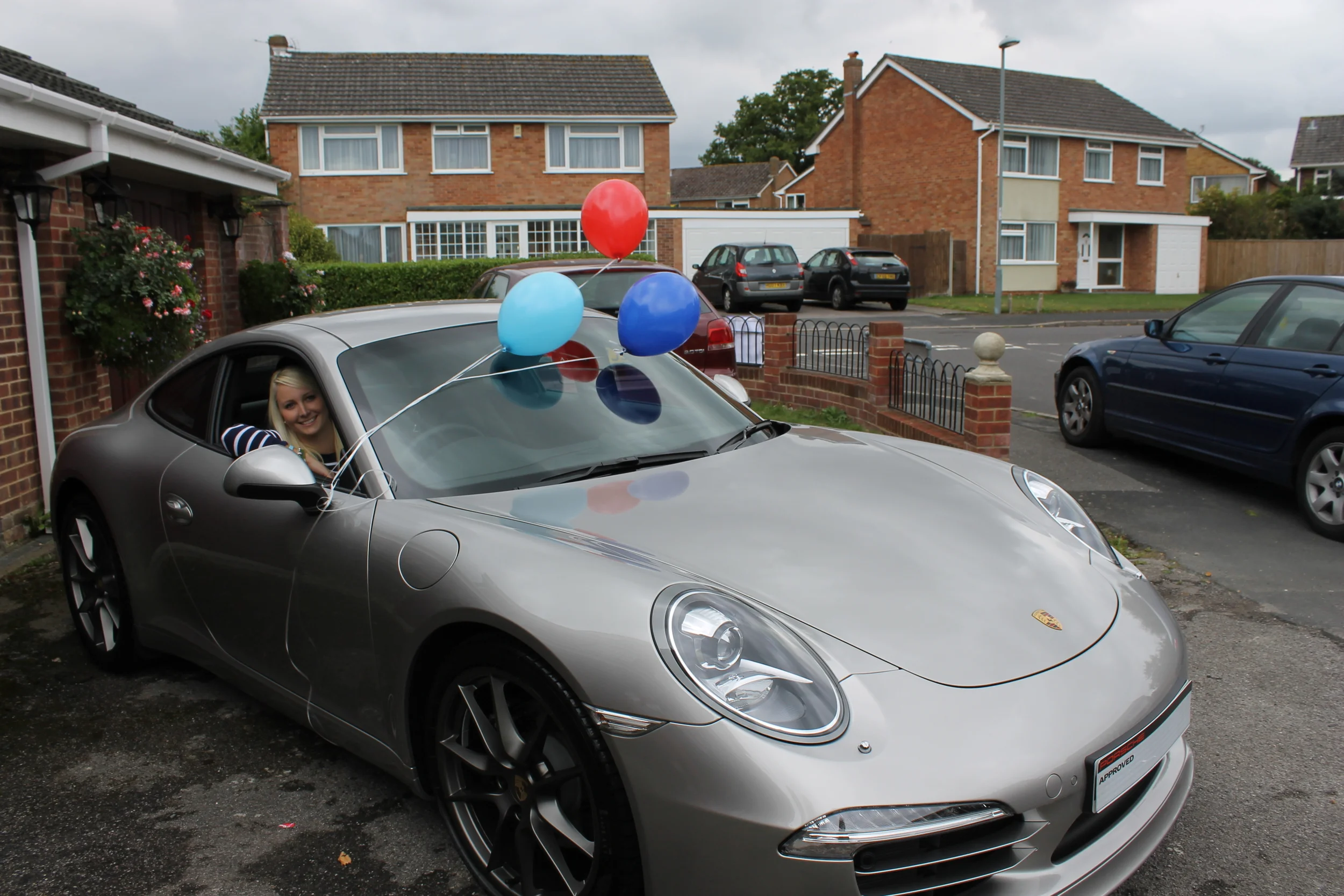 Lottie's Afternoon Tea with a Porsche!