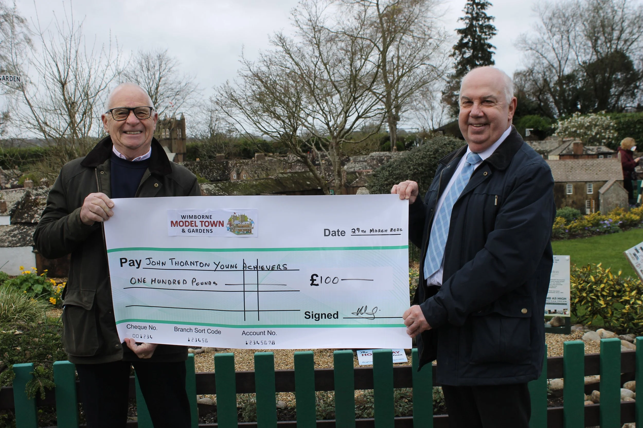 Wimborne Model Town Donates £100 to the JTYAF