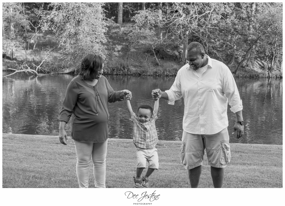 Maternity Photo shoot in Allen Pond Park MD African American Family Photography