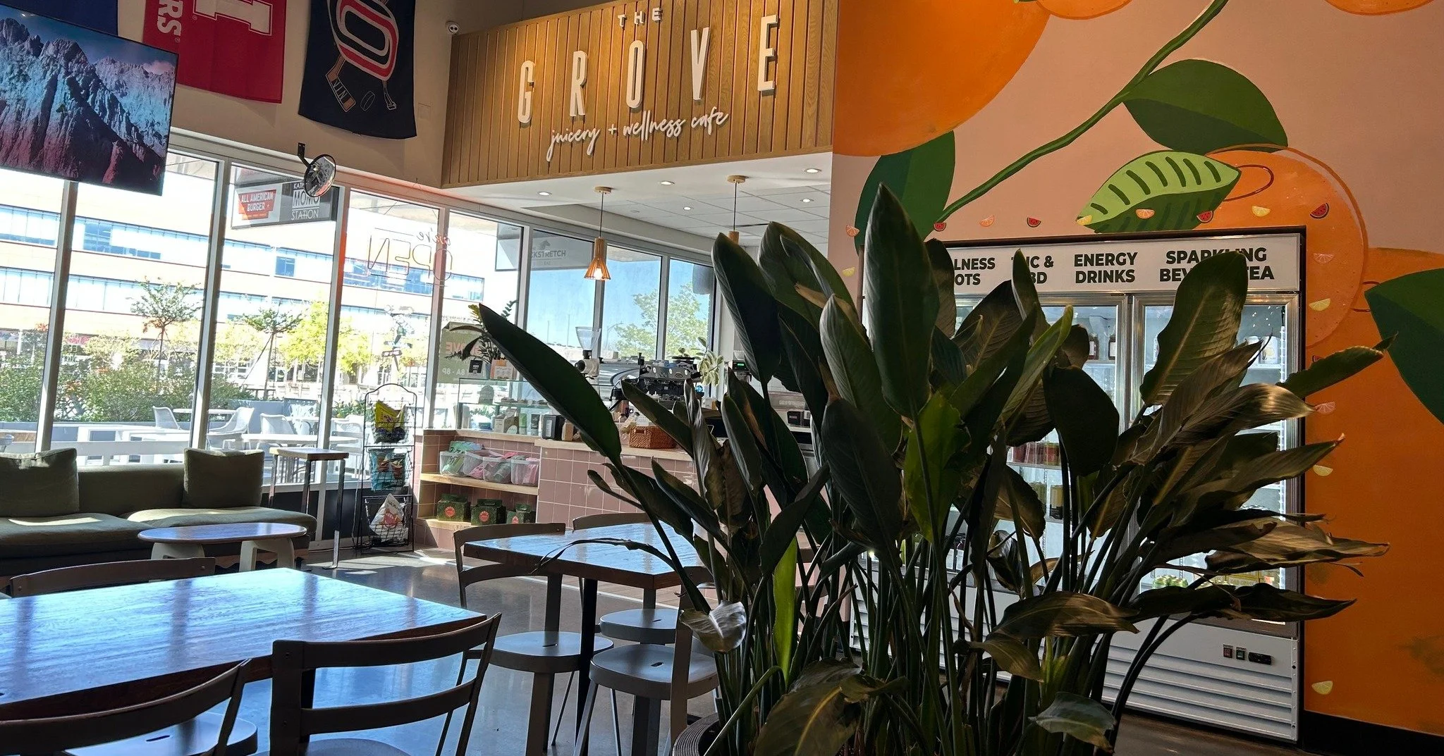 Had a great time this morning with the @urbansketchersomaha at the @innerrailfoodhall I spent all my time on this one sketch.