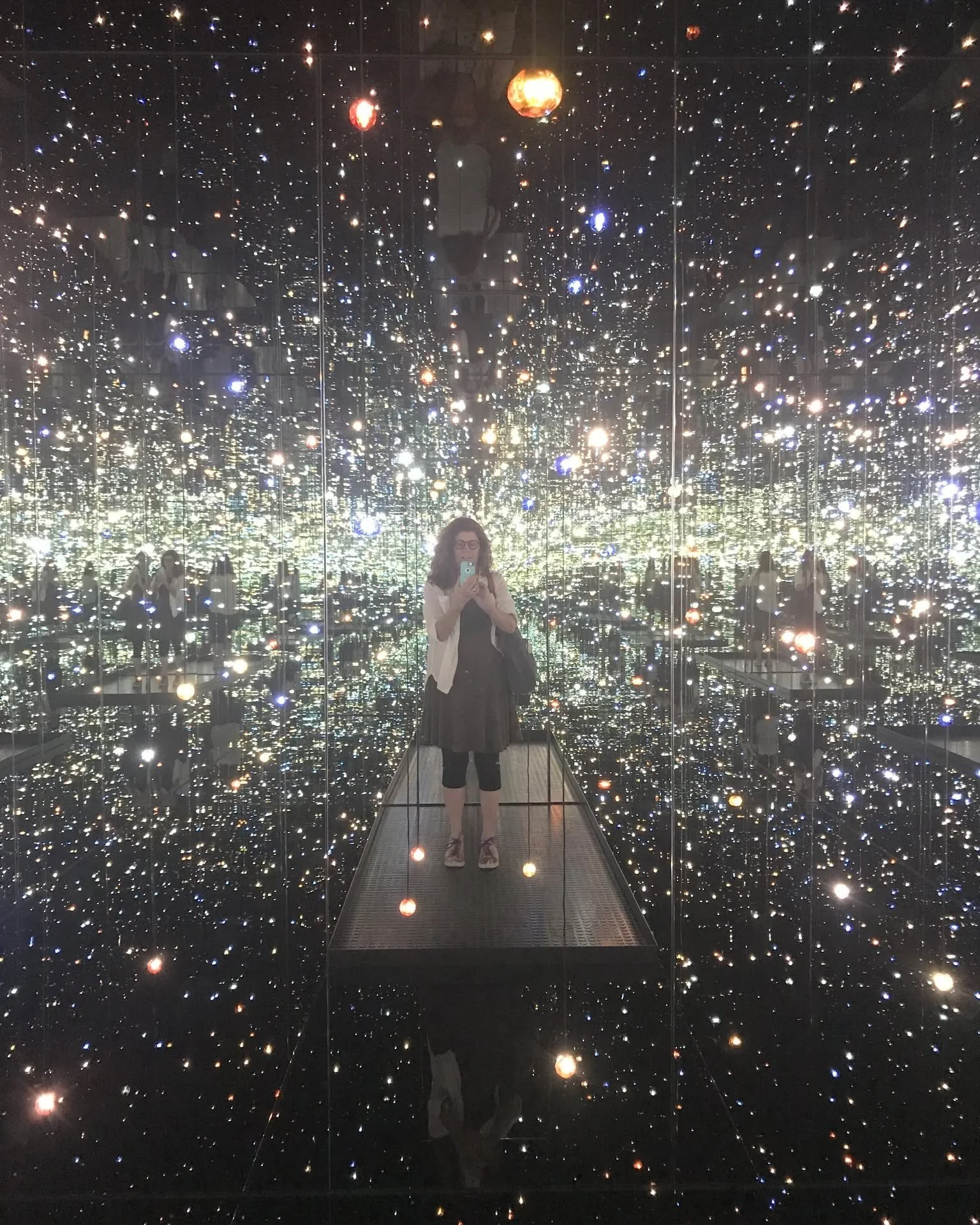 In 2019 I traveled to Los Angeles, and among my favorite moments was the time I spent in one of Yayoi Kusama's infinity rooms at the Broad Museum @broadmsuart. Although I was immersed for literally 60 seconds, in that minute I felt suspended among st