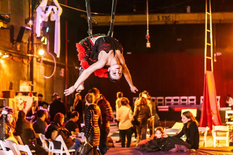 Bungee aerialist at Groupmuse New Year's blowout at The Muse Brooklyn. Photo by Ely Kay.