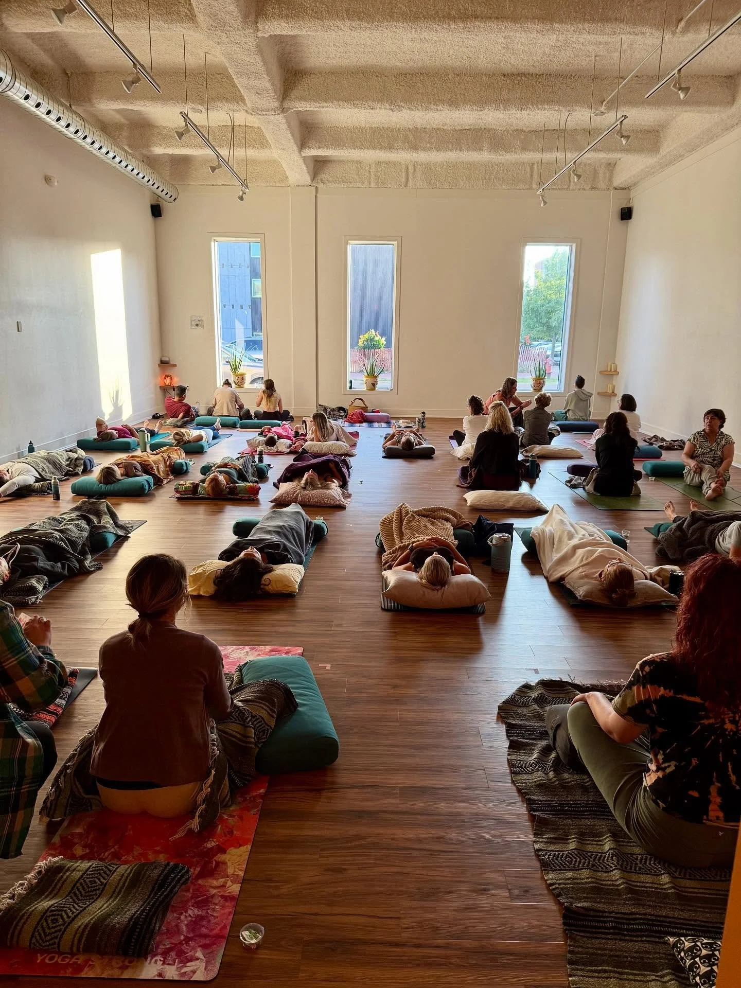 What an incredible evening of deep rest and healing ✨🍂

Thank you to everyone who joined us for Yoga Nidra + Auricular Acupuncture. A night of stillness, presence, and inner connection.

Together, we created a space for release, intention, and deep 