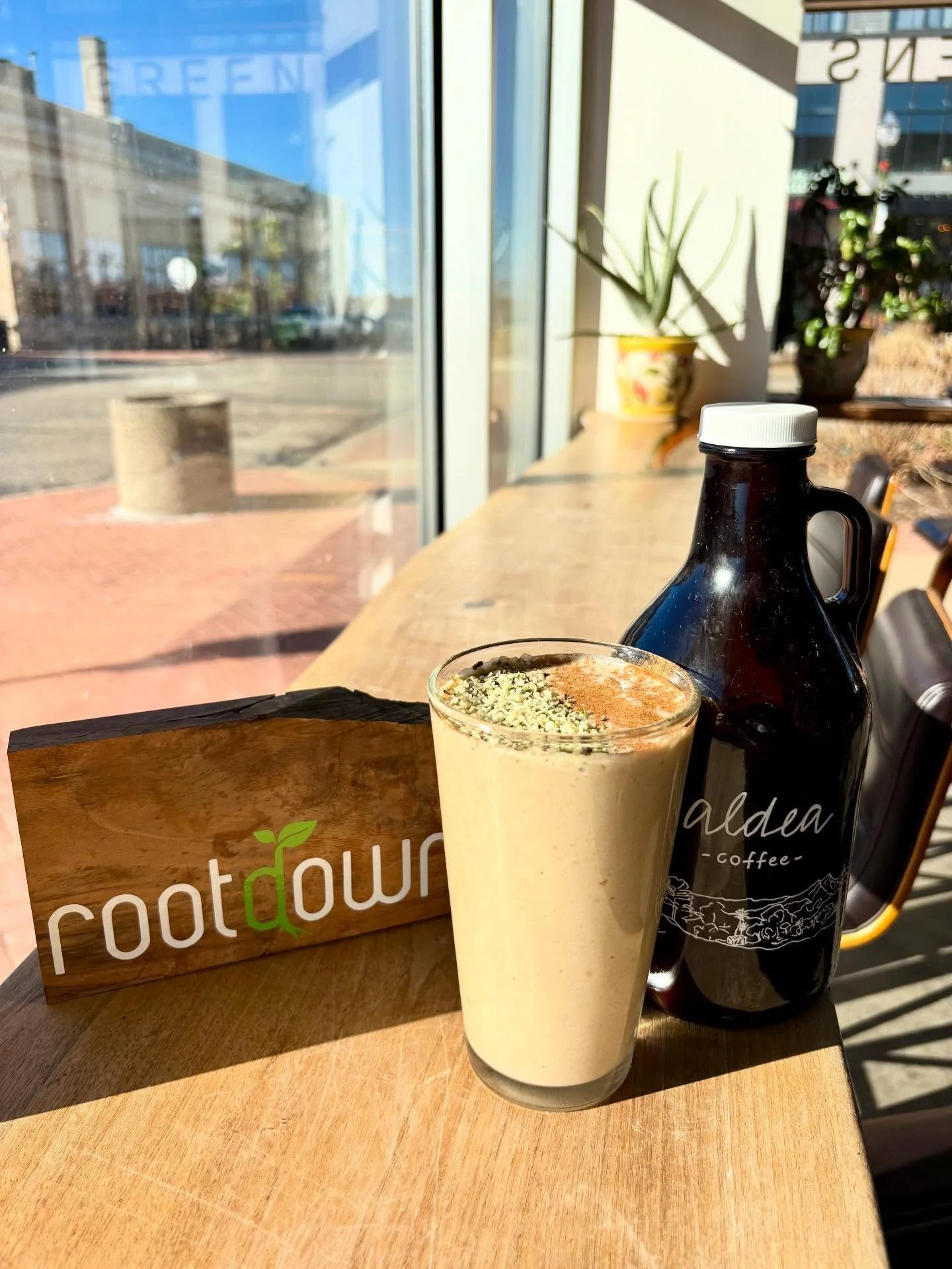 Introducing the Rootdown Rise &amp; Chai &mdash; our newest collaboration with our friends at Aldea Coffee. @aldeacoffee 🤍

This blend brings together Aldea&rsquo;s chai + coffee with banana, cinnamon, and naturally sweet dates for a warm, smooth, e