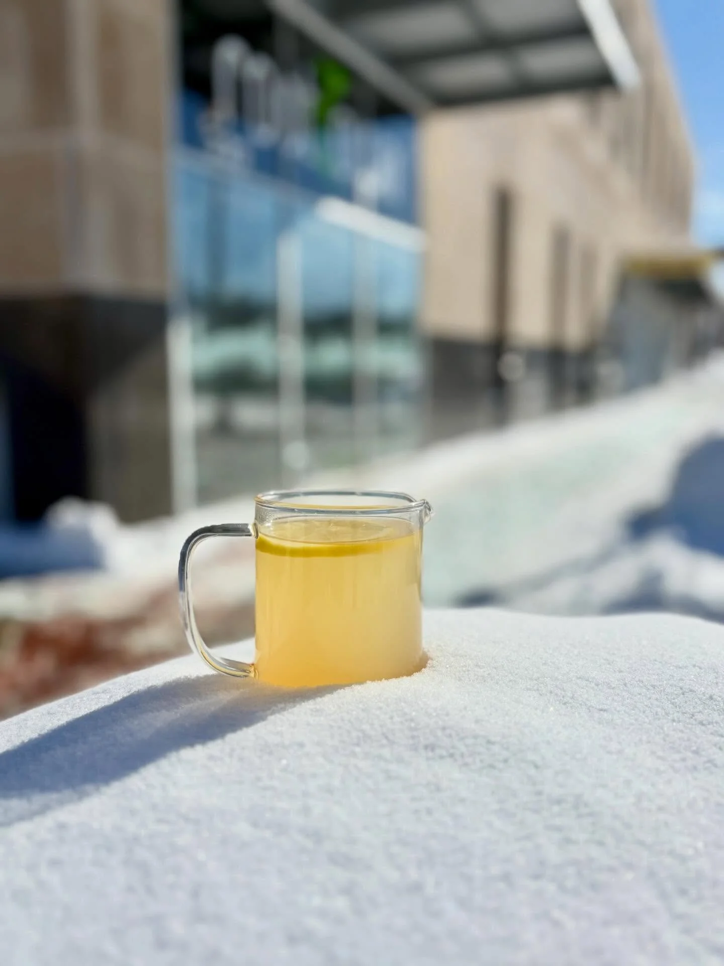 When the sun&rsquo;s out but it&rsquo;s still hot toddy weather 😌☀️
Freshly pressed lemon, ginger, local honey, cayenne &amp; hot water.
Caera catching the glow and the moment.

We&rsquo;re open until 2pm today ✨

#HotToddySeason #WinterWellness #Co