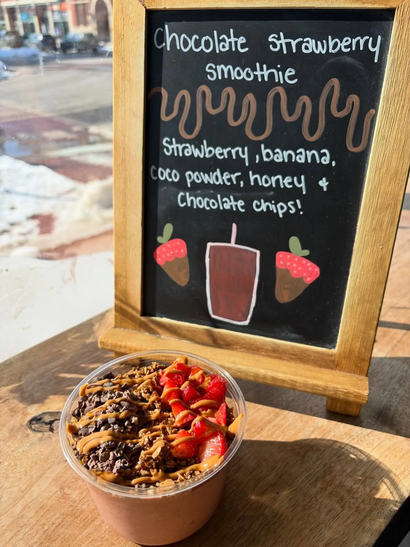 Our Valentine&rsquo;s Day Smoothie is here and it&rsquo;s made to make hearts melt ❤️

🍓 Strawberry
🍌 Banana
🍫 Cacao
🍫 Chocolate chips
🍯 Honey

Sweet, creamy, chocolatey goodness blended into the perfect treat for you and your Valentine.

Availa