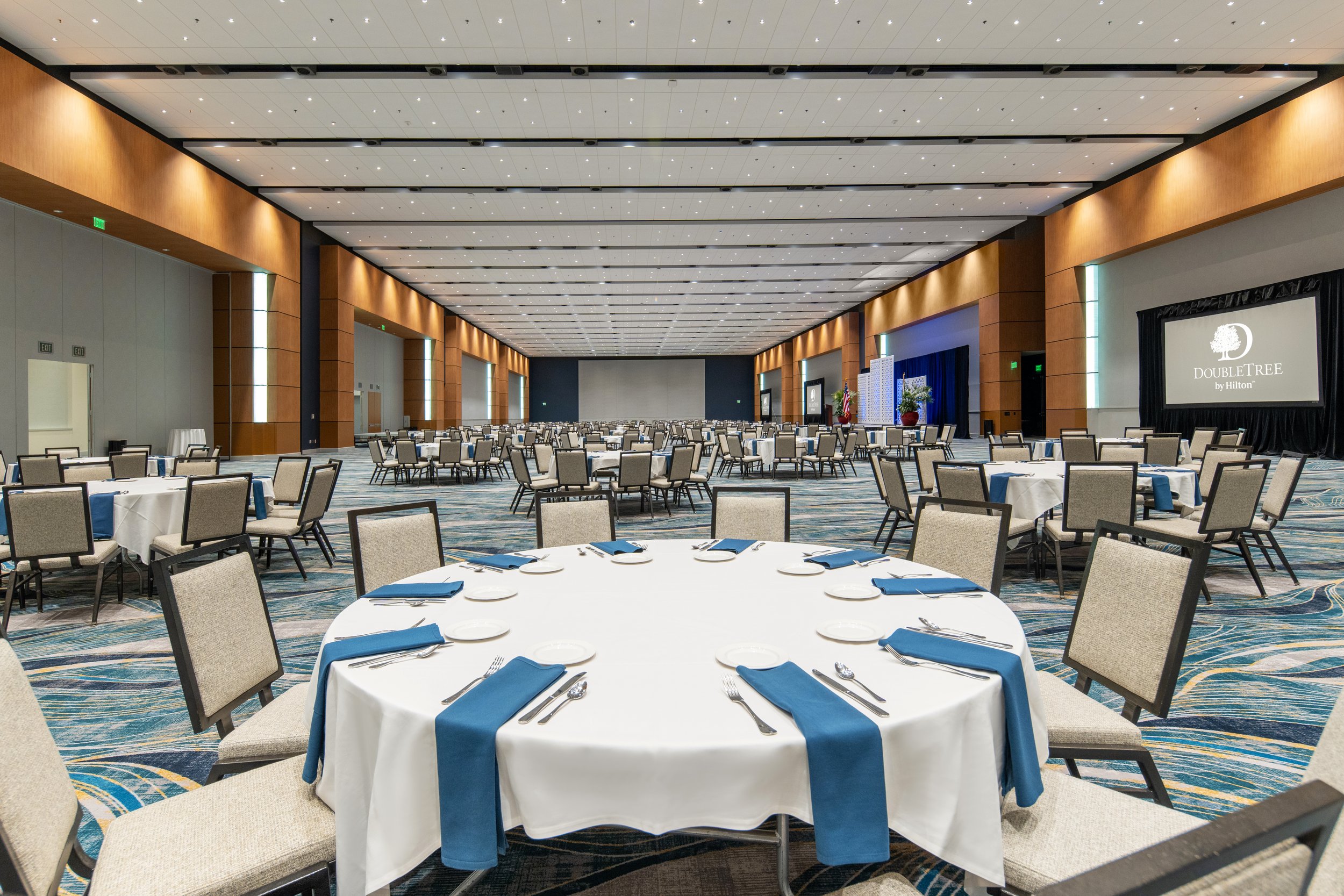 DoubleTree by Hilton Cedar Rapids | Heartland Wedding Ideas