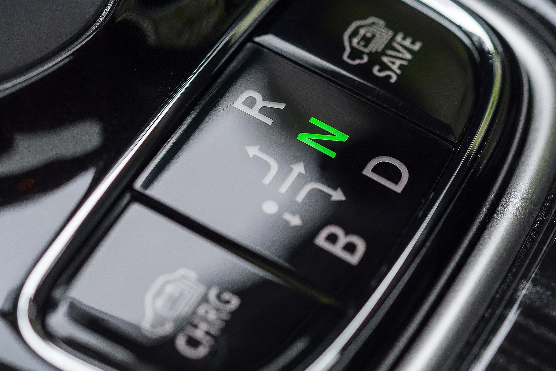 05_Mitsubishi_Outlander_PHEV_2015.jpg