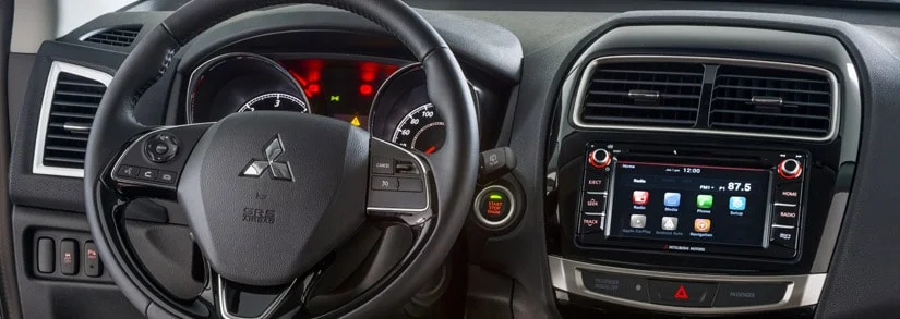 Navigatore MGN con mappeintegrate Tom Tom, connessioni smartphone APPLE CARPLAY (iPhone) e ANDROID AUTO (Samsung e altri telefoni con sistema operativo Android), audio AM/FM e audio digitale DAB Digital Audio Broadcast e Lettore CD/MP3