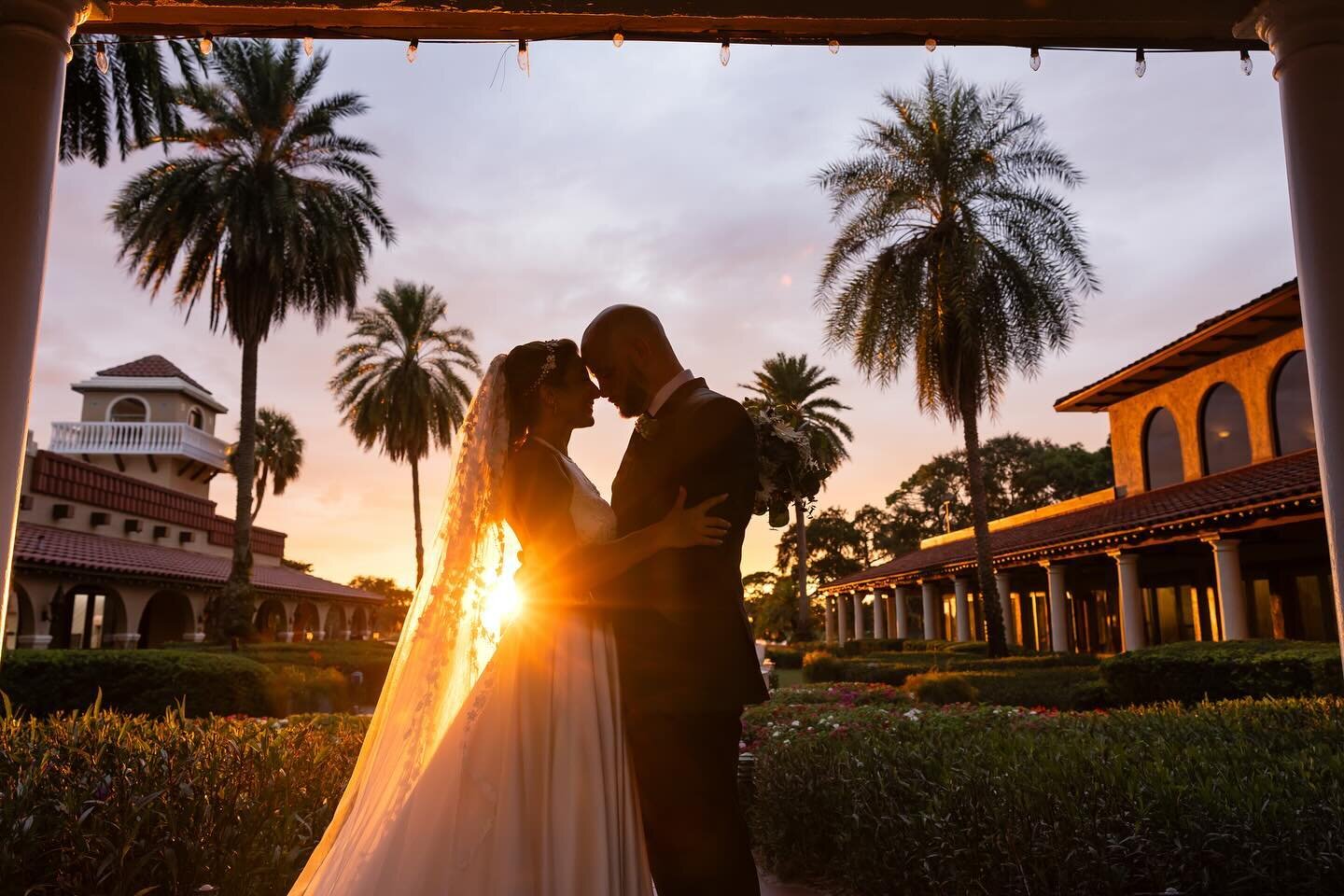 When the sunset hits just right &hellip; 🙌🔥😍🌅 

&mdash;NOW BOOKING 2024/2025&mdash;

www.DreamscapePhotography.com

Amazing Vendor Team: 
Venue: @missionresortweddings 
Planner: @l3.events 
Photo: @dreamscapephotographyllc
Floral: @bluegrasschicf