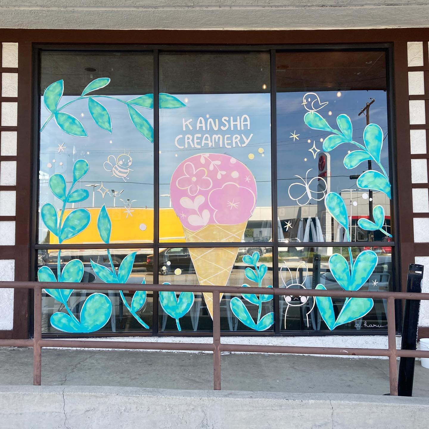 @kanshacreamery let me paint on their windows!

Some of you may have seen in my stories that I spent this past weekend (plus a couple extra days) painting the windows of my favorite ice cream shop🍦 I'm still in disbelief that I actually finished thi