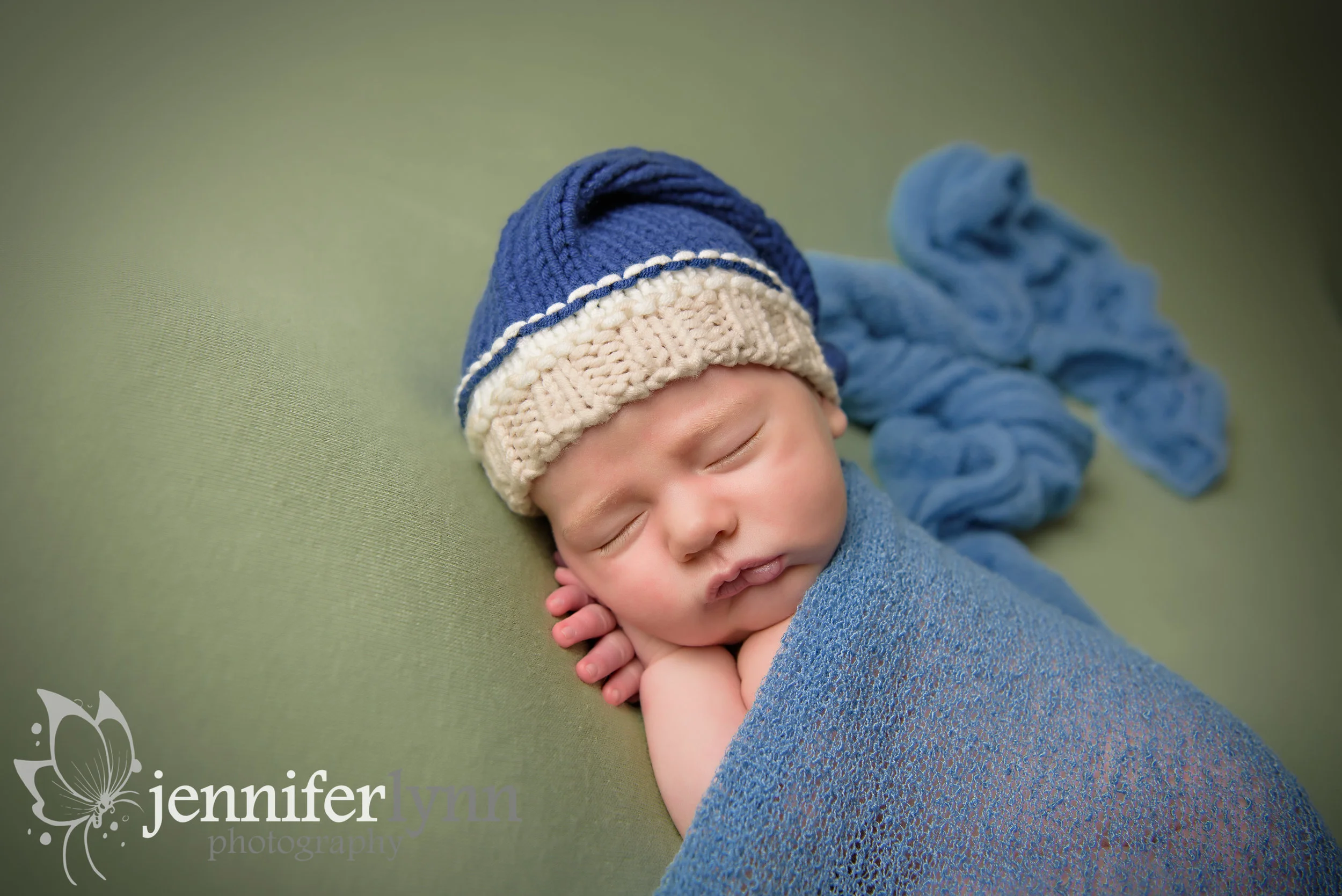 Newborn Boy Sleep Cap Green Blanket