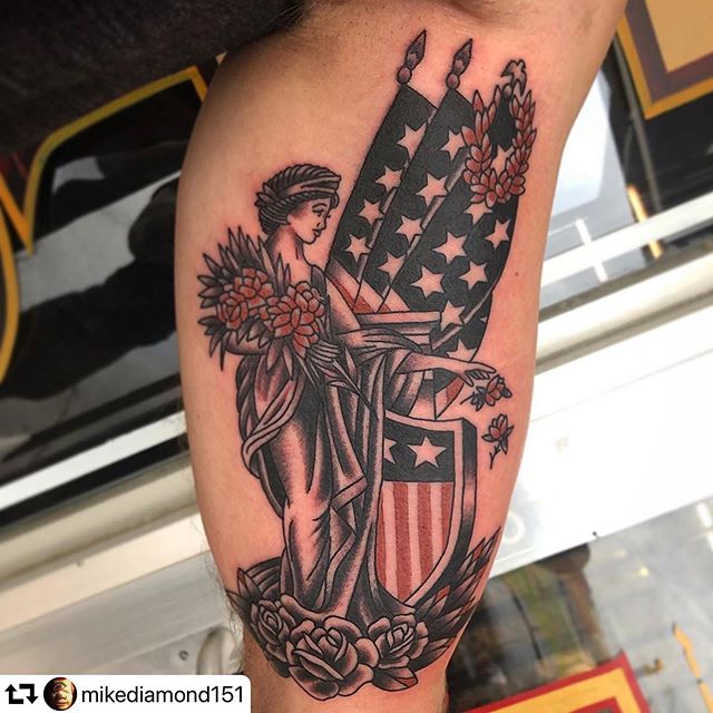 #repost @mikediamond151
・・・
Some really fun @pauldobleman flash I got to do recently, would love to do more! #blackclawneedle #traditionaltattoo#sacreddiamondtattoo#desmoines