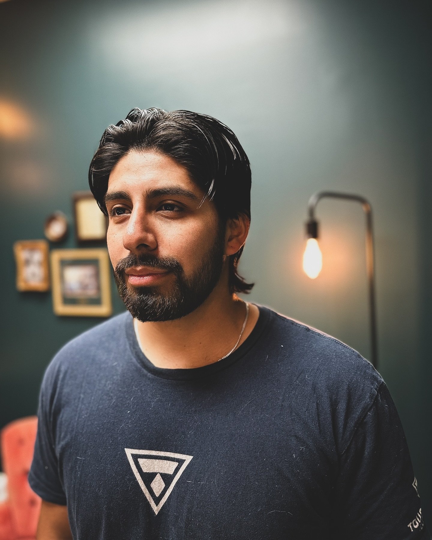 Sometimes the haircut sessions get a little photoshoot after party. Appreciate ALL of you who have stayed a little longer so we could document those cuts! 

For the homie Geraldo, we&rsquo;ve been focusing on a longer hair style. Center part pushed b