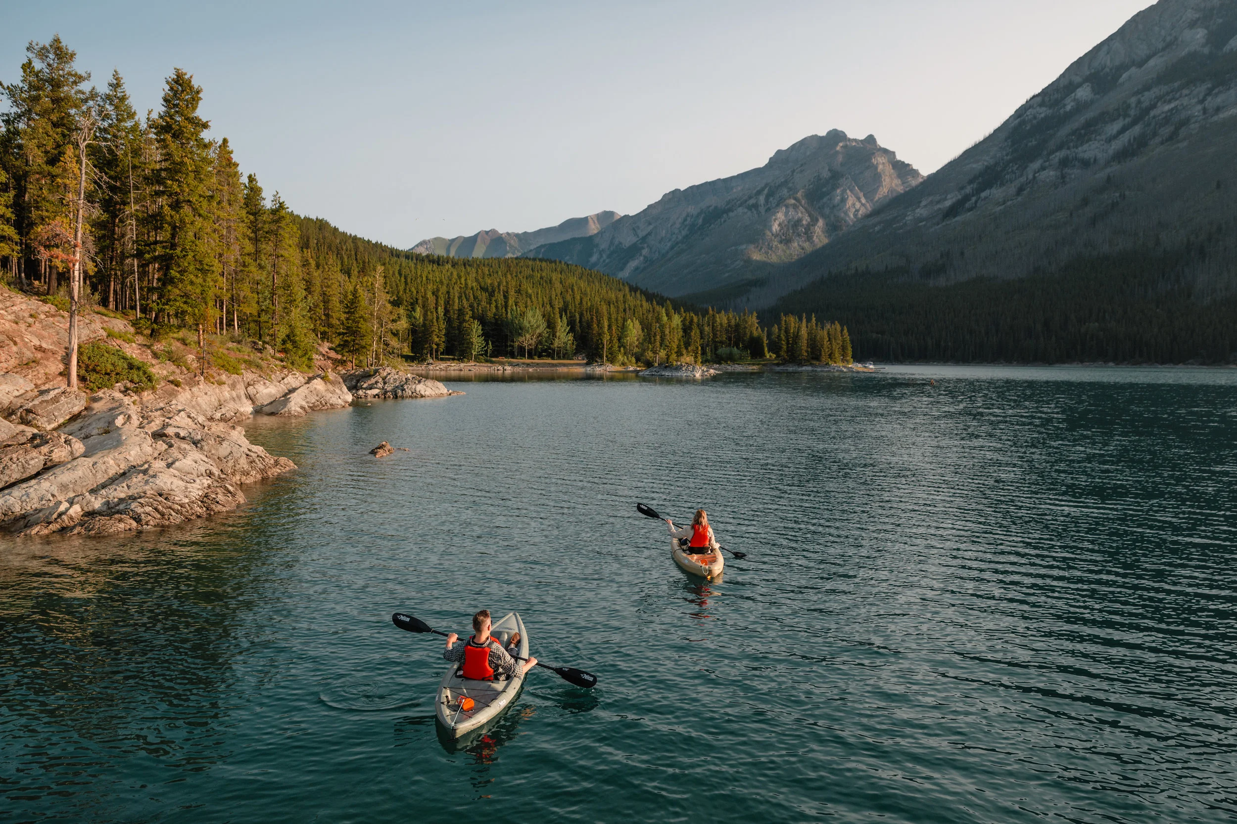 MikeSeehagel_EH-Pursuit_LakeMinnewanka_D4_8294_2000px.jpg