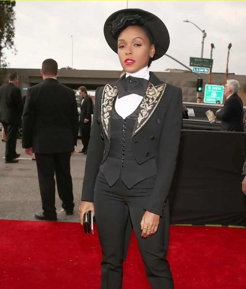 estelle-janelle-monae-grammys-2013-red-carpet-02.jpg
