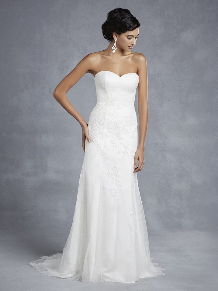 Beautiful by Enzoani BT15-14 Size 12 Ivory Retail price $1080 Our Price $756 East Valley Store