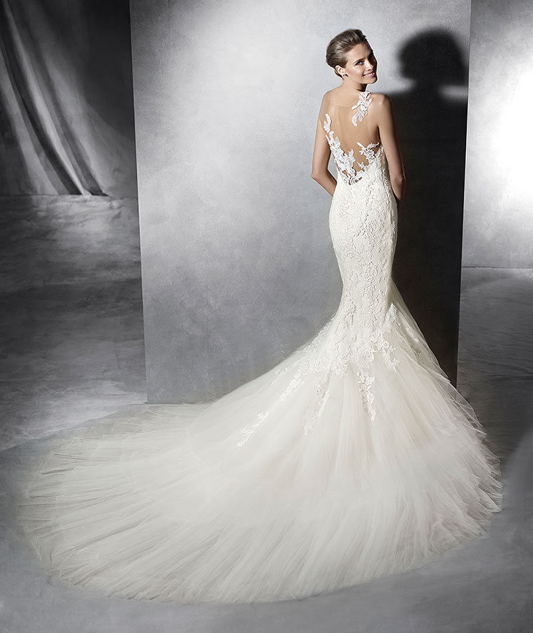Pronovias Proa Size 16 Ivory Retail Price $2280 | Our Price $1596