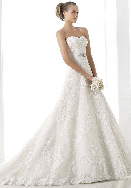 Pronovias Basma Off White Size 8 Retail Price $2560| Our Price $1792