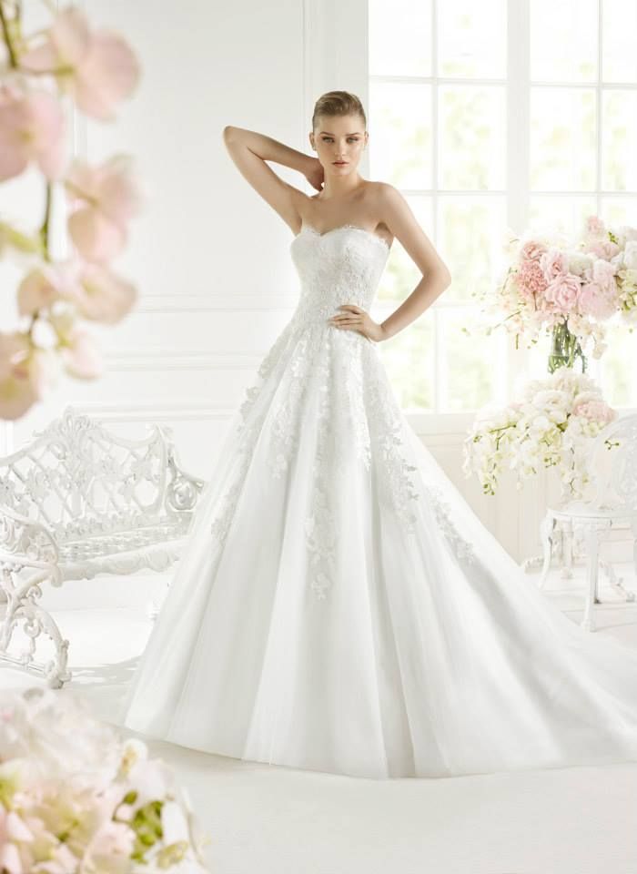 Avenue Diagonal BY PRONOVIAS Gelyd Size 12 White Retail Price $1103 | Our Price $772
