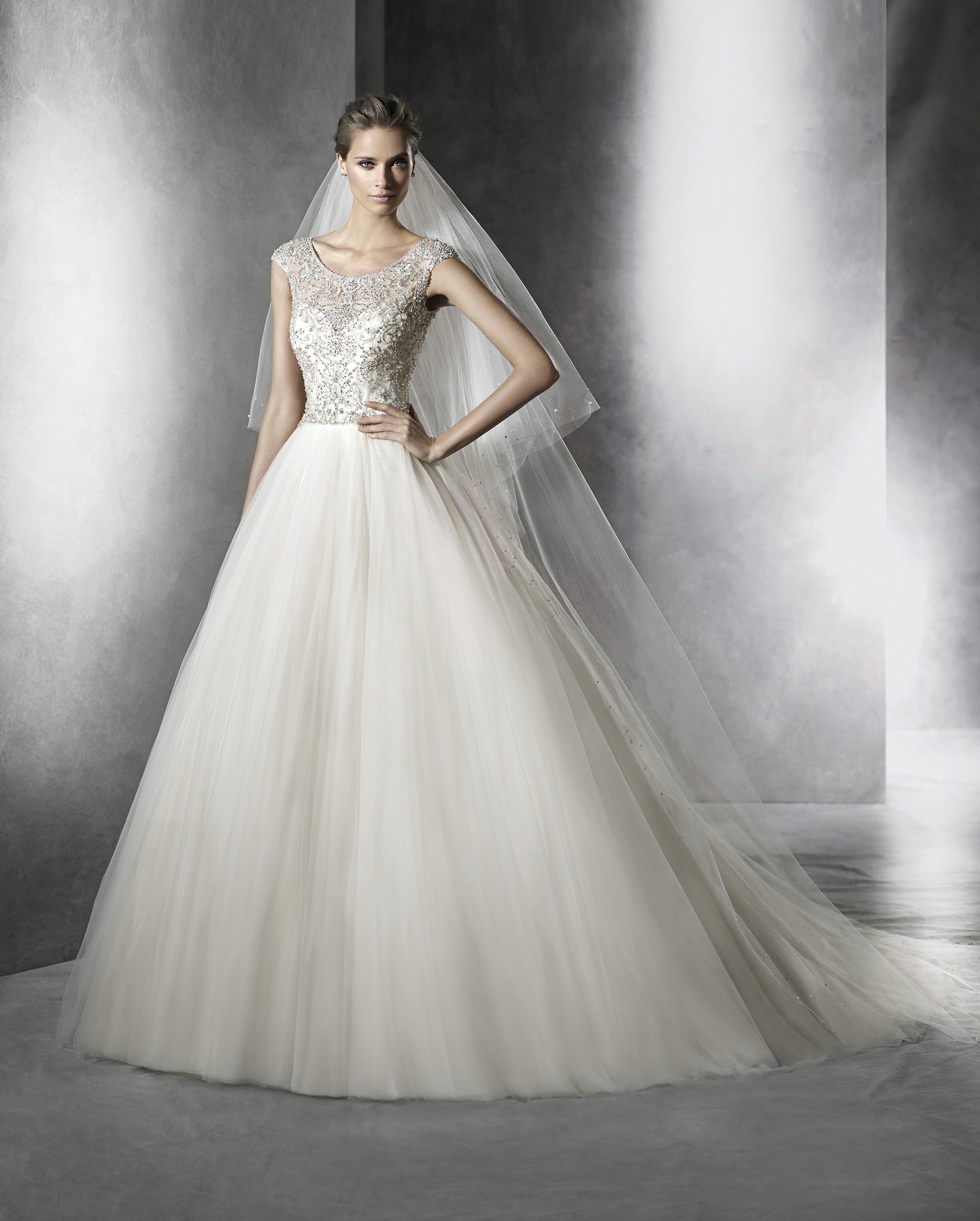 Pronovias Prismal Size 12 Peach Retail Price $3850 | Our Price $2695