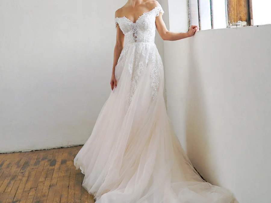 Roz La Kelin Roselle Blush/Ivory // Retail Price $1985 | Our Price $1389