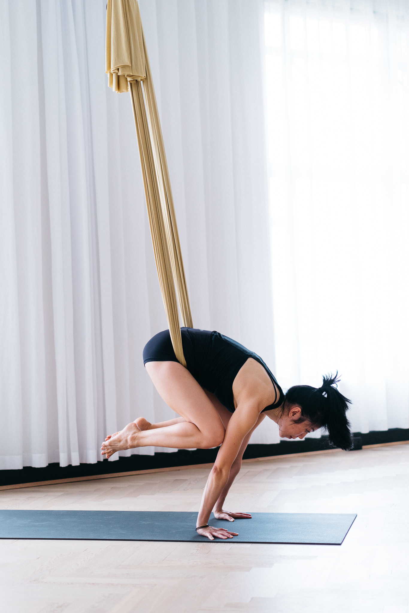 Aerial Arts vs Aerial Yoga - The Difference and A Beginner's Guide to Aerial  Fitness