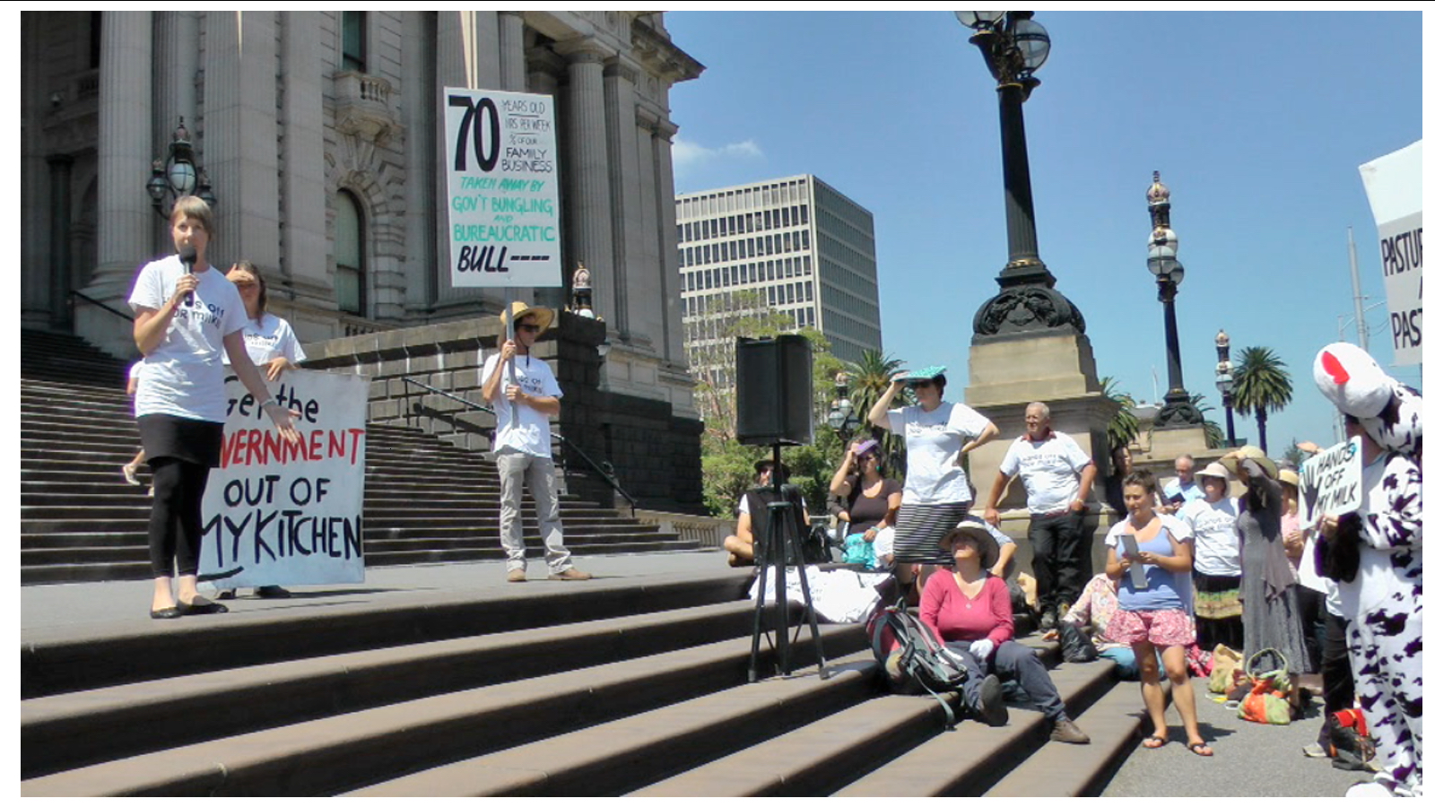 Lorraine speaks about raw milk at the Eat Buy Grow rally