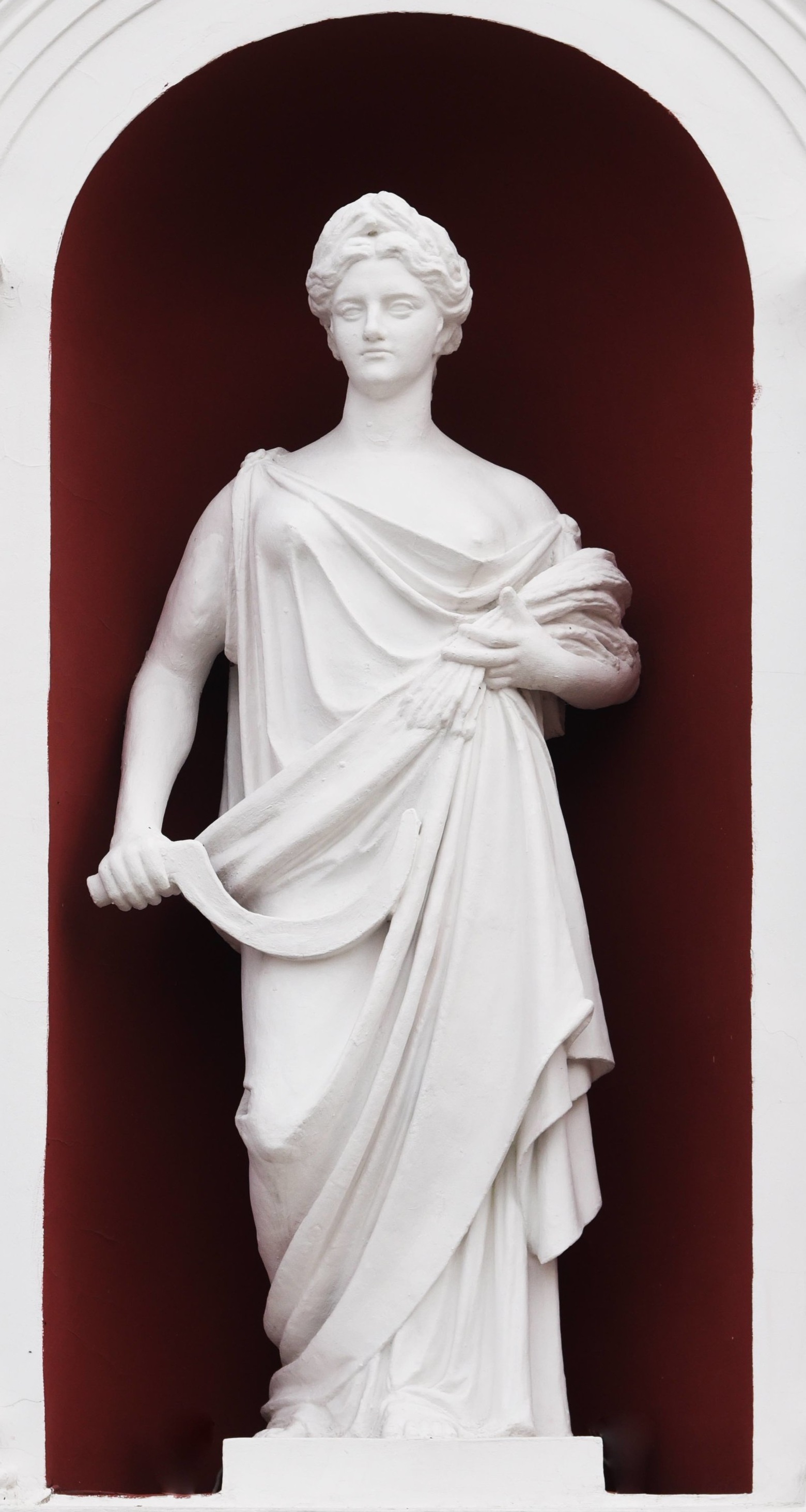Image: Ceres in mythology is the Roman goddess of the harvest, who presides over grains and the fertility of the earth. Clearly the issue of soil fertility has been coming for a very long time. Ceres, or Demeter as her Greek counterpart is known, is depicted holding a sickle and a harvest of grain. In ancient times soil fertility was ascribed to the workings of the gods. Today we can see ‘ the gods ’ by looking through a microscope.