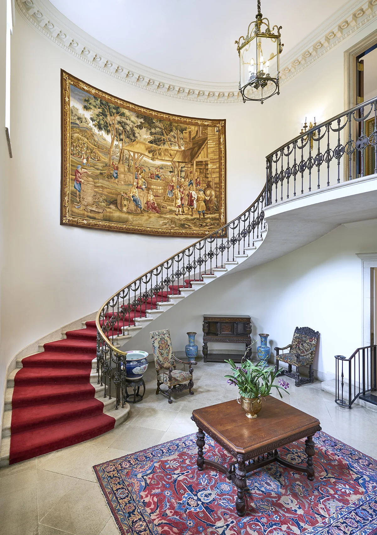 entrance_hall03.jpg