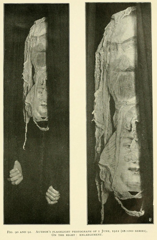 Supernatural - Photographs from a séance with Eva Carrière (1913) 2.jpg