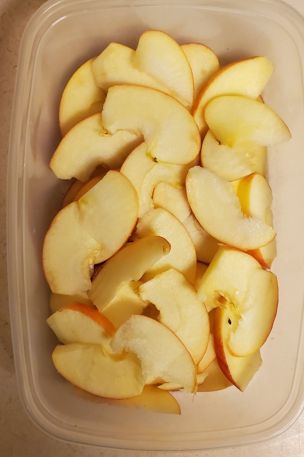  To keep the apples fresh, soak them in a solution of lemon juice and salt for 15 minutes, then pat them dry. I used  these instructions  as a reference. 