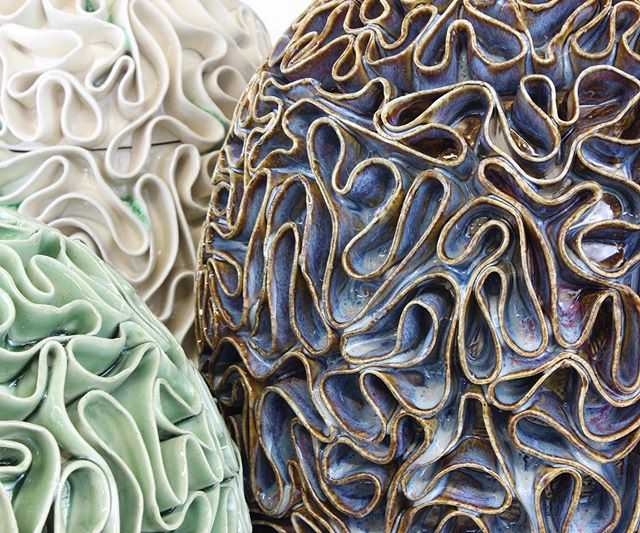 Closeup 
#pottery #ceramics #handmade #clay #art #ceramic #ceramica #wheelthrown #homedecor #instapottery #ceramicart #design #keramik #stoneware #artist #pottersofinstagram #potterylife #porcelain #potterylove #makersgonnamake #potterystudio #sculpt