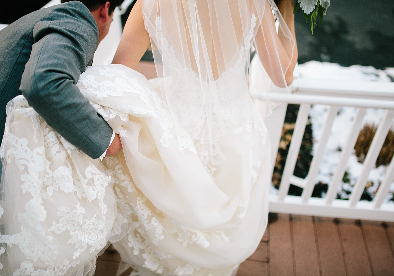 jessdavid_barnonbridge_phoenixville_winter_wedding_image_075.jpg