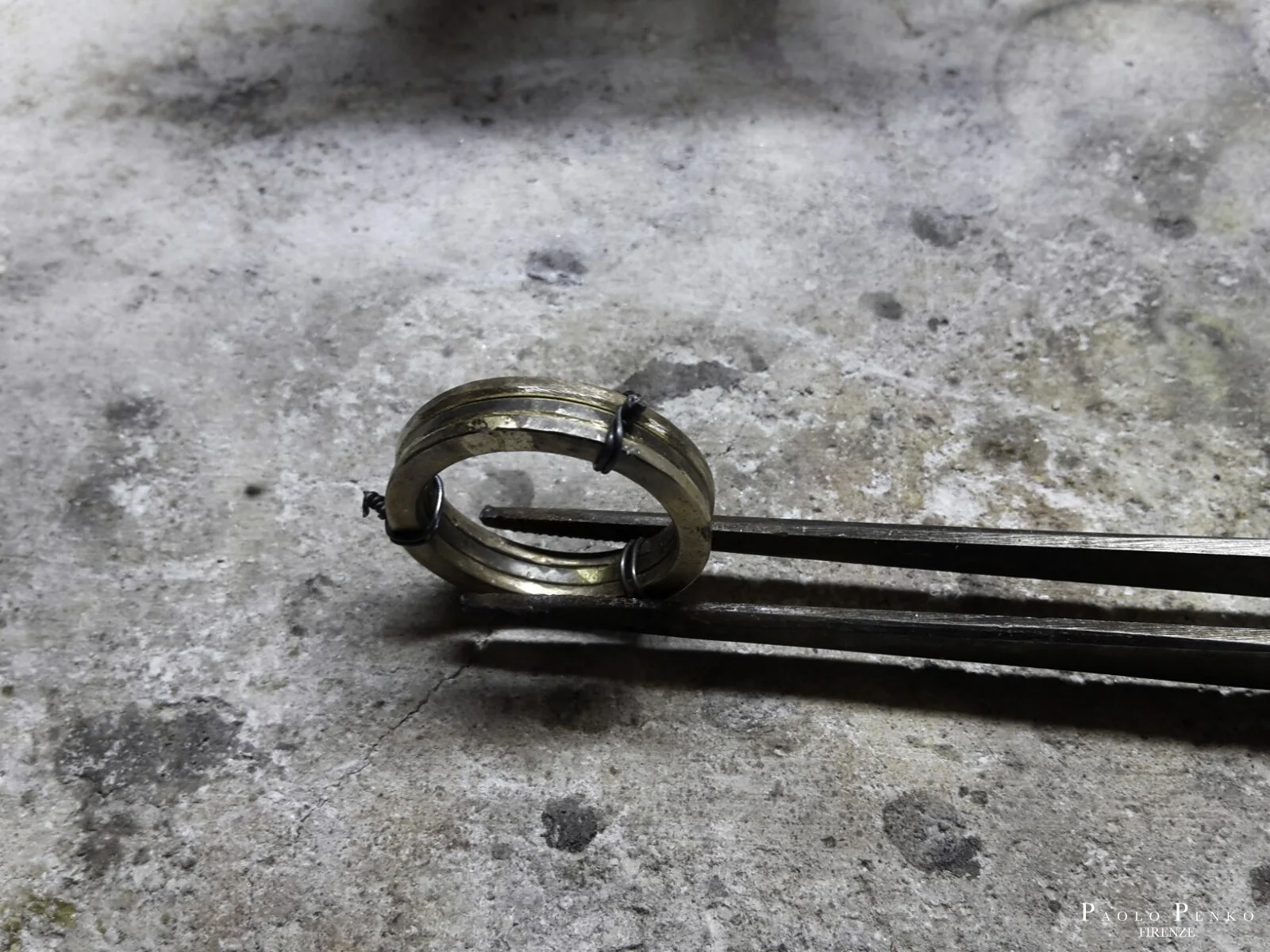 The soldered ring. // ph. @ paolopenko