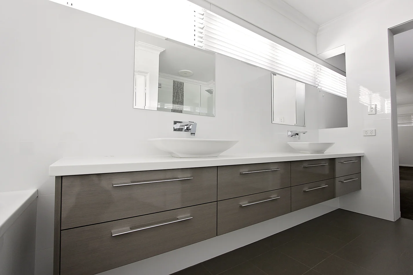 bathroom3.jpg