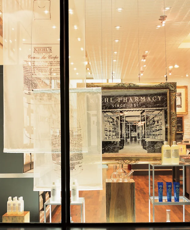 SEATTLE-LEFT WINDOW DETAIL.jpg