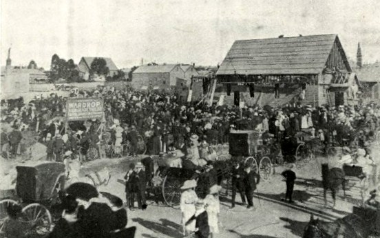 4.00pm View of the spectators