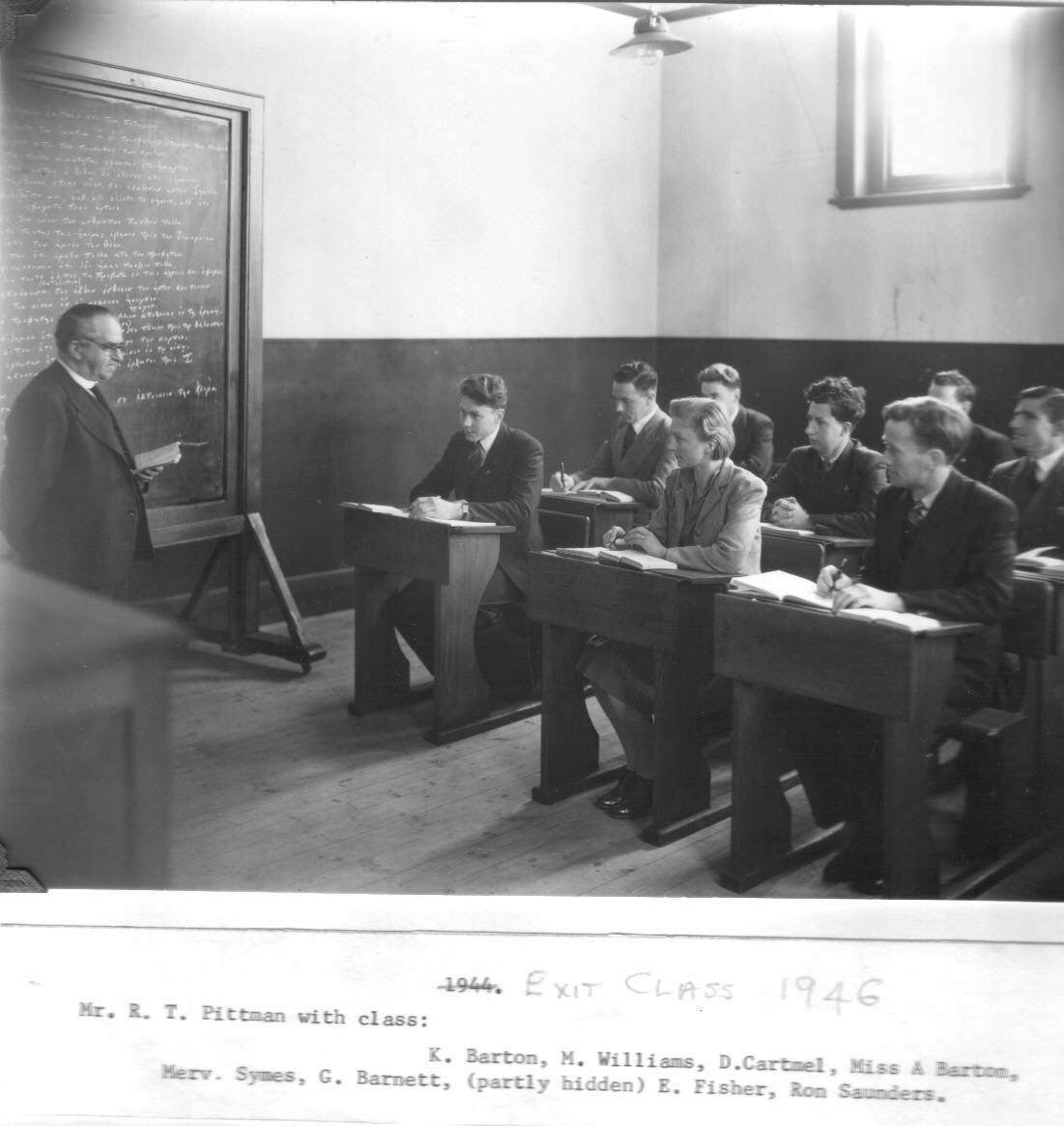 R. T. Pittman lecturing, 1946