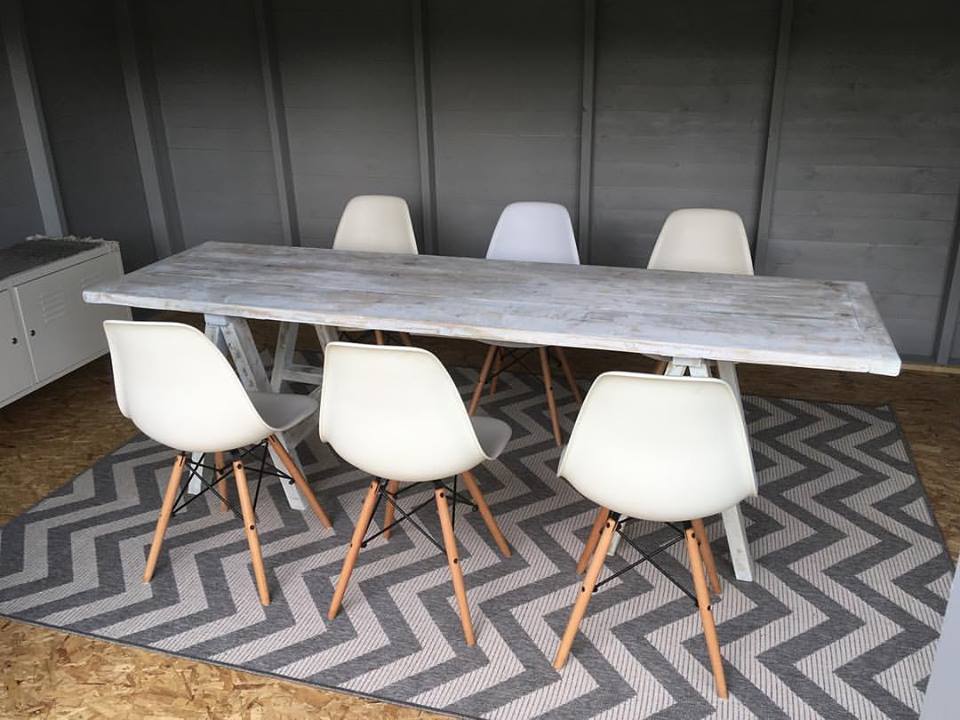 white wash table.jpg