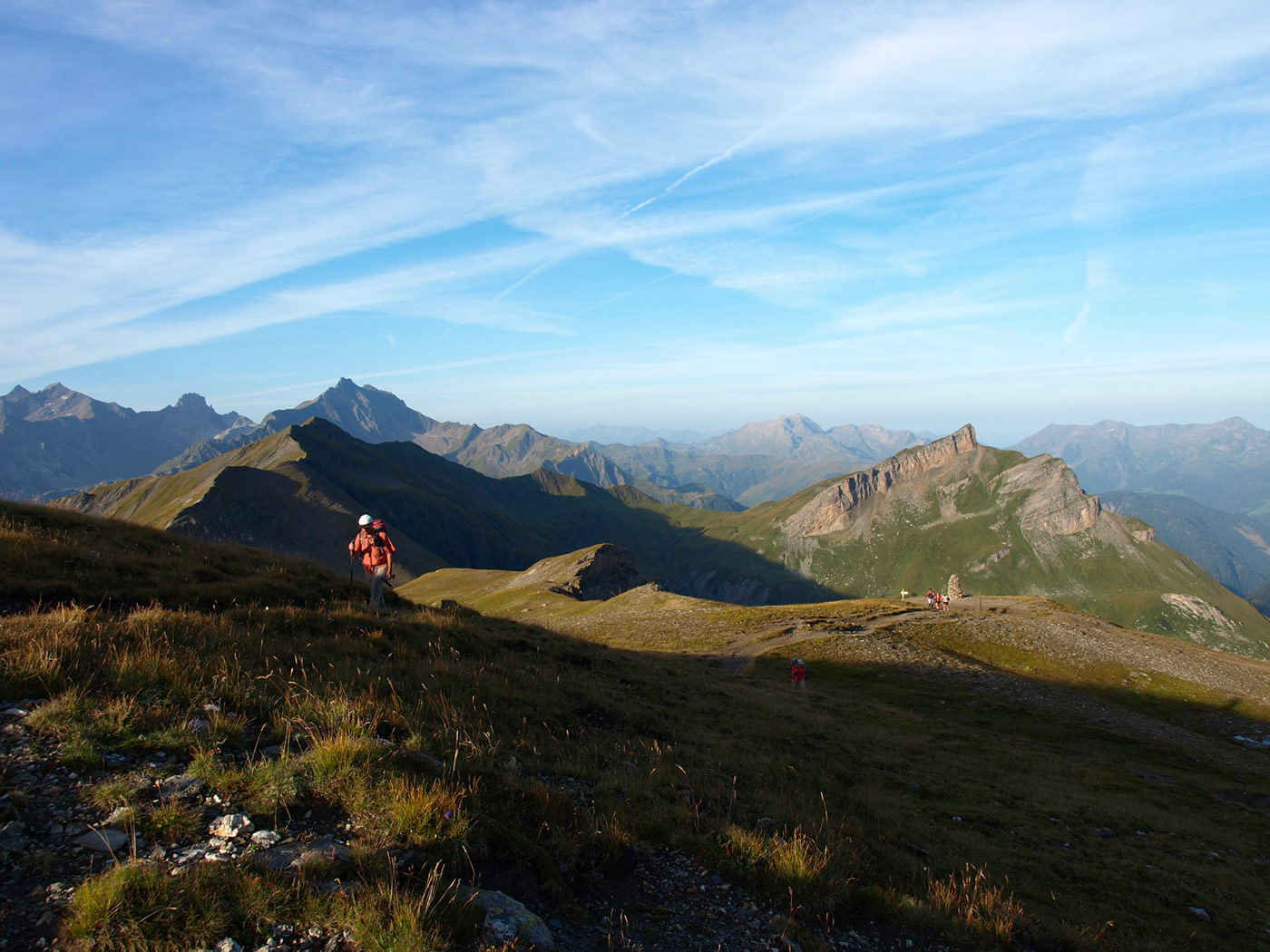 CH170981-dal-rifugio-Bonhomme-verso-il-Col-des-Fours-2665-m.jpg